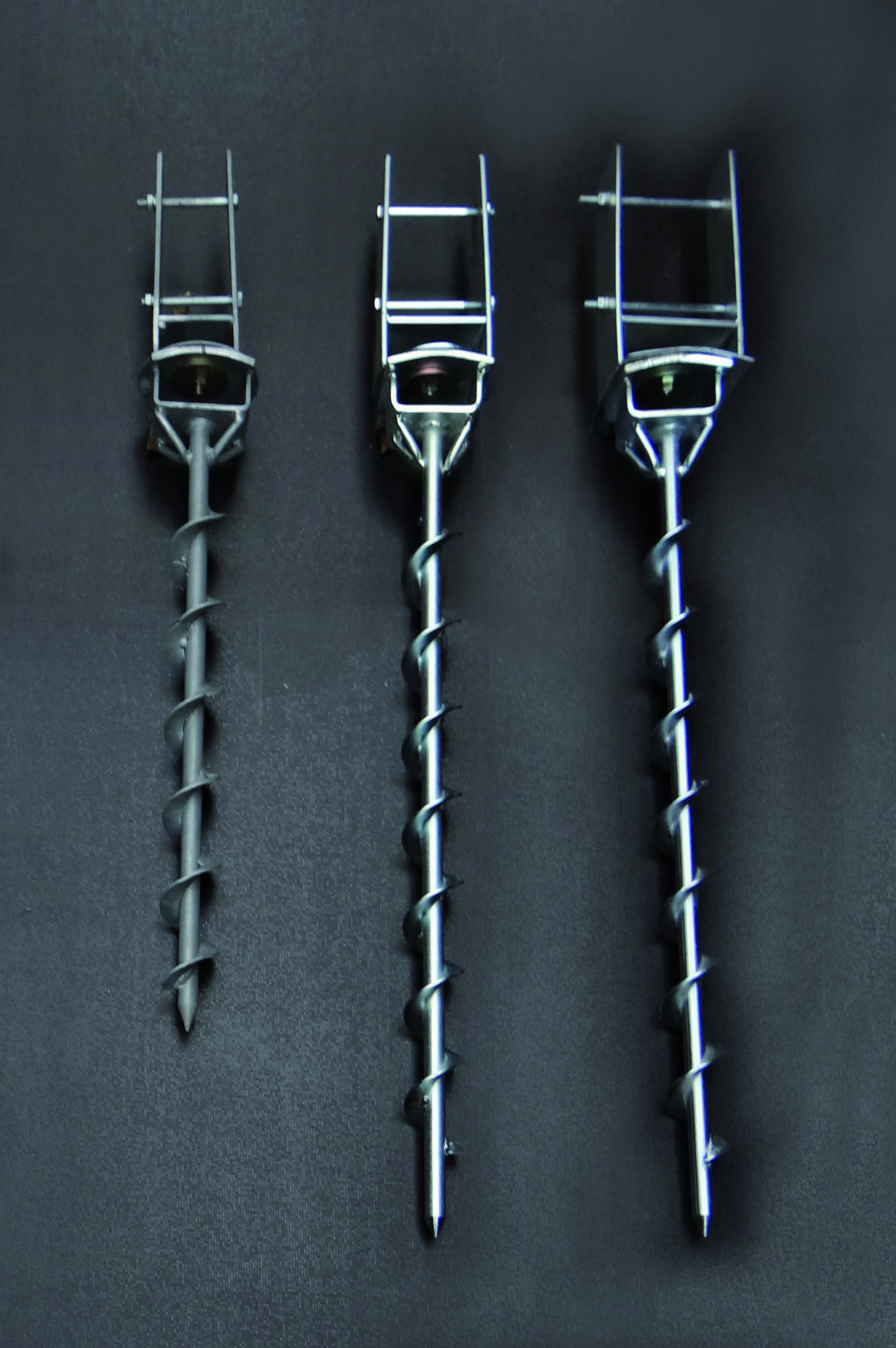 Schwere Erdankerschraube, L 135 cm, für Pfosten 12 x 12 cm