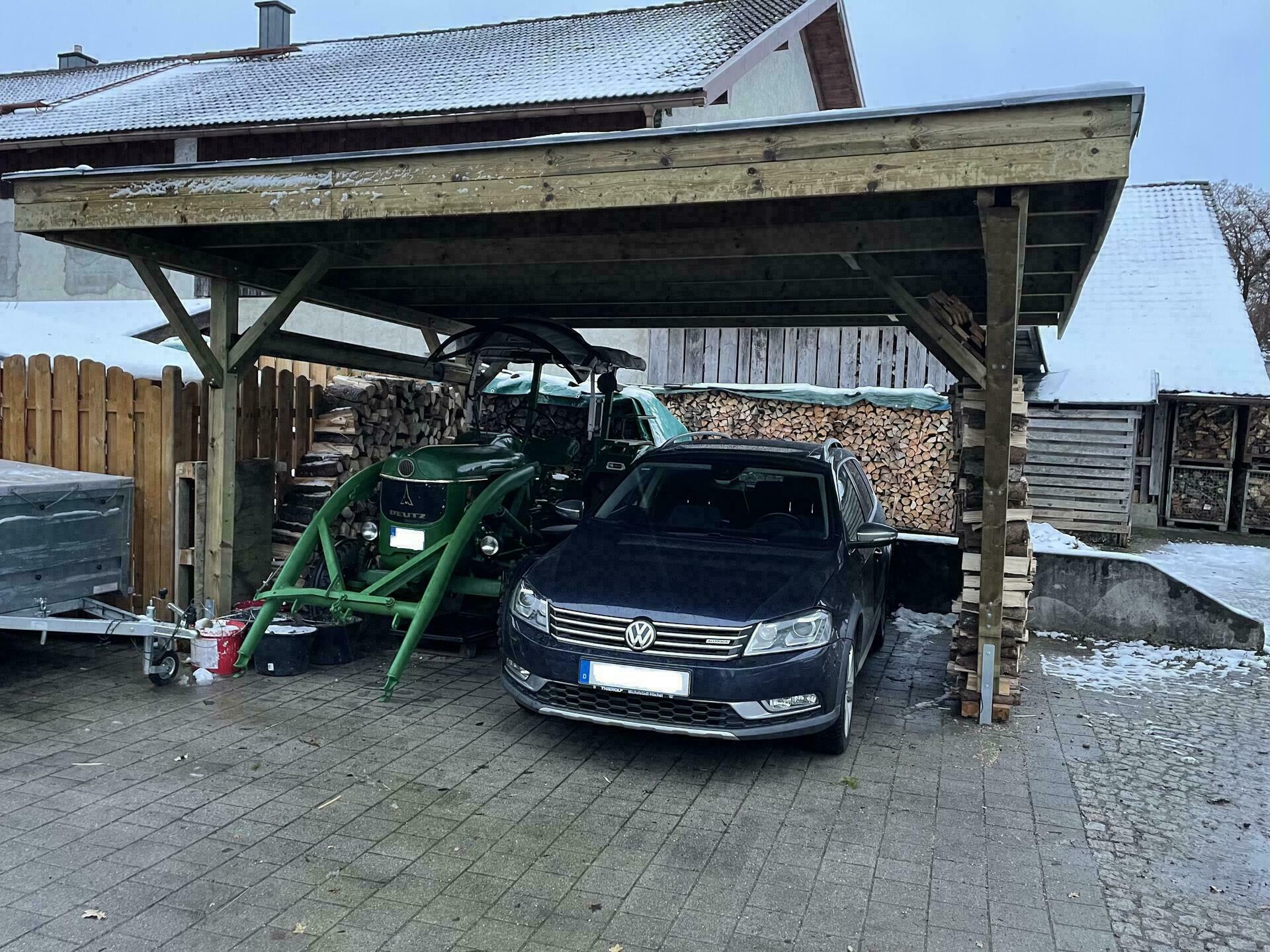 Hockenheim Doppelcarport, normale Ausführung in  kesseldruckimprägniert grün mit Randabdeckprofil.
