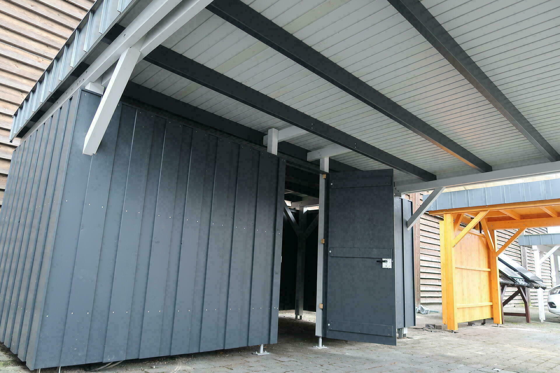 Carport mit Abstellraum