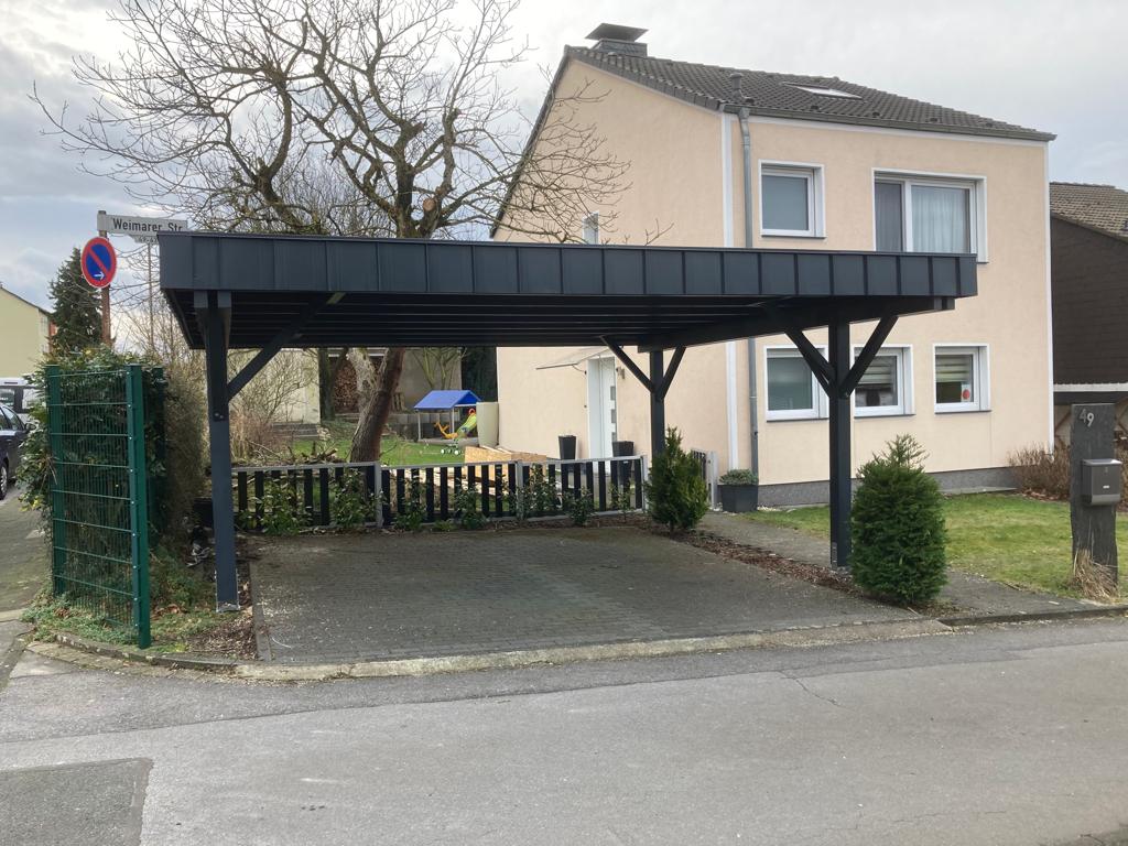 Singapur Doppel-Carport in anthrazit mit Attika-Verblendung